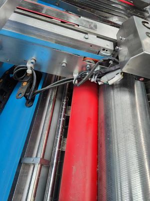 Máy làm mỏng vải 5 lớp với điều khiển servo cho làm mỏng giấy lợp và sản xuất các sản phẩm nhiều lớp