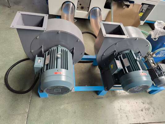 Máy cán màng tự động tốc độ cao cho bìa carton sóng với tốc độ 200m/phút