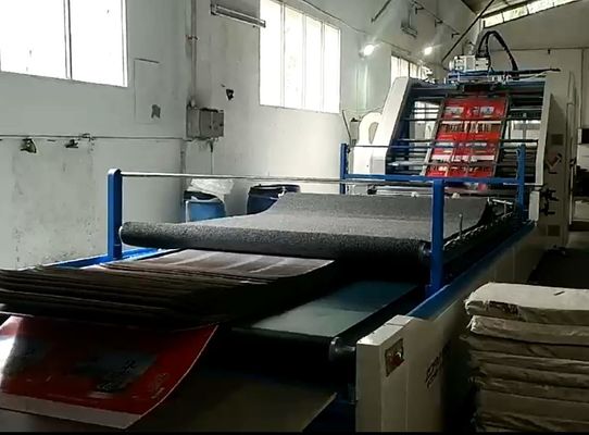 Sáo sóng hộp giấy gắn máy ép các tông tự động