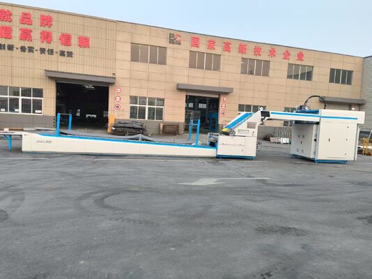 Máy cán màng sóng tốc độ cao được trang bị hệ thống nạp mép trước và hệ thống căn chỉnh mặt giấy trên để cán màng sóng tối ưu